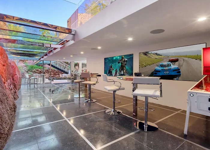 Camelback Mountain Luxury Pool, Golf, & Views Holiday home