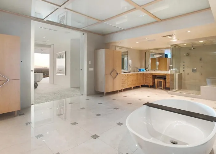 Camelback Mountain Luxury Pool, Golf, & Views