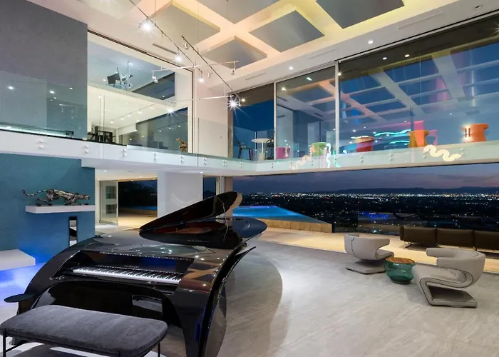 Camelback Mountain Luxury Pool, Golf, & Views