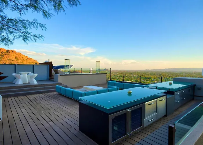 Camelback Mountain Luxury Pool, Golf, & Views Holiday home