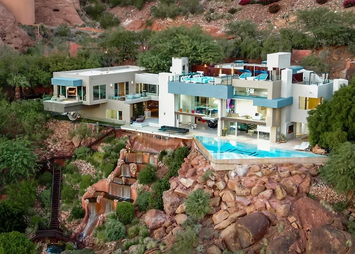 Camelback Mountain Luxury Pool, Golf, & Views Holiday home